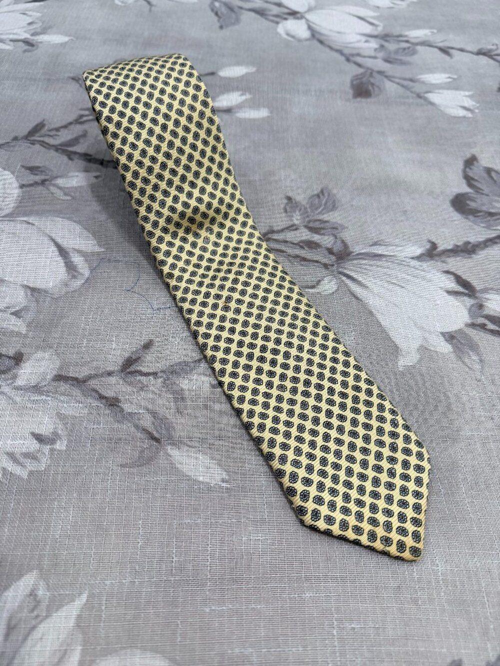 Polo Ralph Lauren Neiman Marcus Silk Tie Yellow Navy Medallion Classic